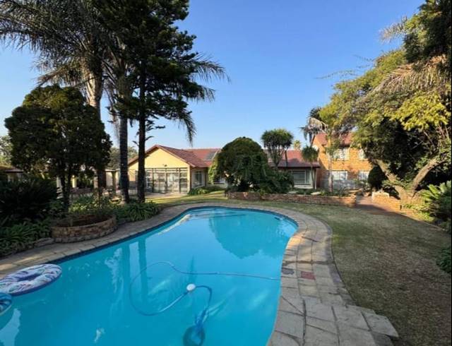 4 BEDROOM HOUSE FOR SALE IN BRACKENHURST